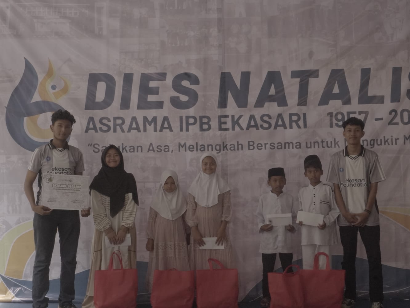 Ekasari Berbagi